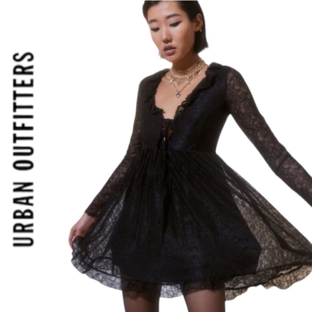 NEW UO Urban Outfitters Janet Black Lace Long Sleeve Mini Dress S